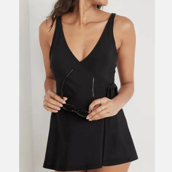 NWT Old Navy V-Neck Wrap-Front Swimsuit Dress bathing suit skirt Black 4x plus - Picture 2 of 7